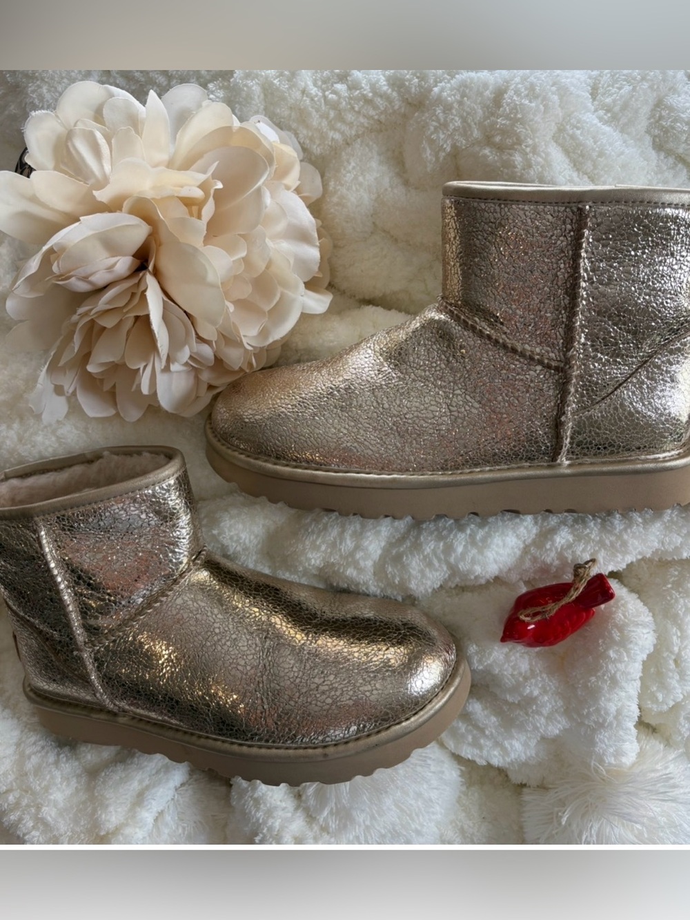 UGG Classic Mini Metallic Sparkle Soft Gold Leather Boots Women’s 7 🎥